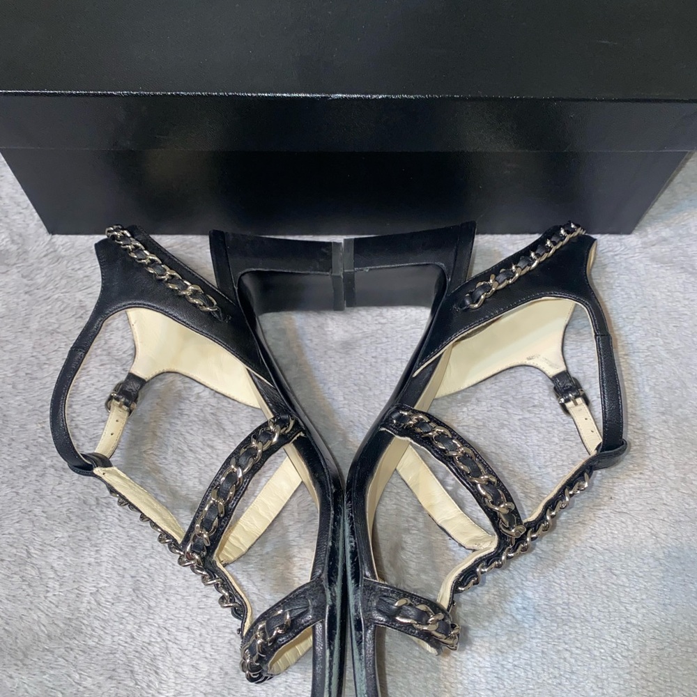 CHANEL CLASSIC CHAIN HEELED SANDALS - Picture 14 of 16